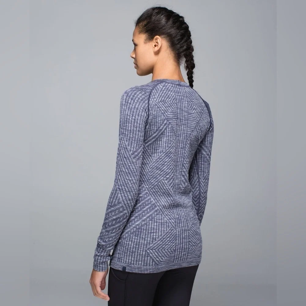 Lululemon Rest Less Pullover in Heathered Cadet Blue Size 10.